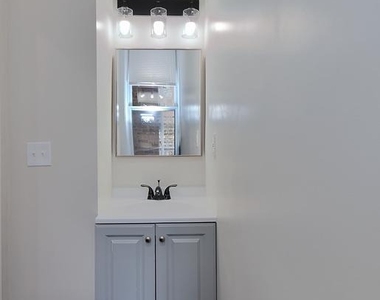 420 E 28th Street - Photo Thumbnail 5