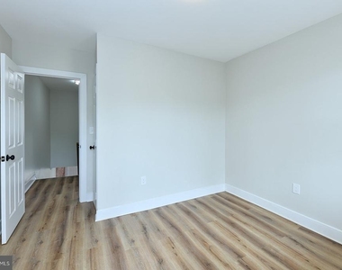 420 E 28th Street - Photo Thumbnail 21
