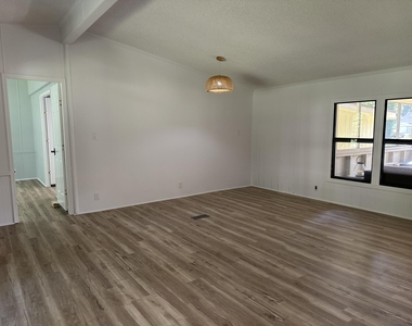 34061 Red Oak Drive - Photo Thumbnail 3