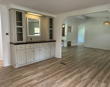 34061 Red Oak Drive - Photo Thumbnail 9