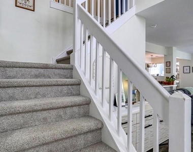 108 Seabright Way - Photo Thumbnail 16