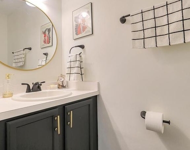 108 Seabright Way - Photo Thumbnail 9