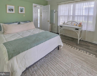 108 Seabright Way - Photo Thumbnail 13