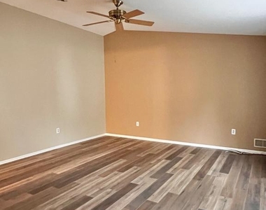 8 Rose Terrace - Photo Thumbnail 6