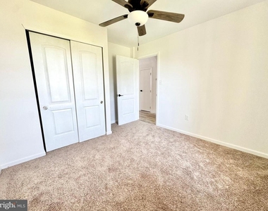 1066 Wickersham Way - Photo Thumbnail 26