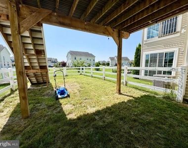 1066 Wickersham Way - Photo Thumbnail 24