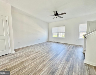 1066 Wickersham Way - Photo Thumbnail 1
