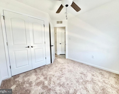 1066 Wickersham Way - Photo Thumbnail 19