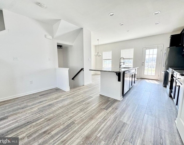 1066 Wickersham Way - Photo Thumbnail 2
