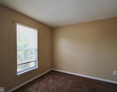 96 Southall Court - Photo Thumbnail 14