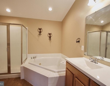 96 Southall Court - Photo Thumbnail 11