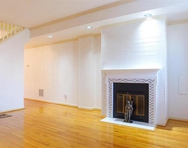 1209 E Street Ne - Photo Thumbnail 5