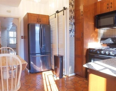 1209 E Street Ne - Photo Thumbnail 9