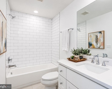 1001 Bryant Street Ne - Photo Thumbnail 5