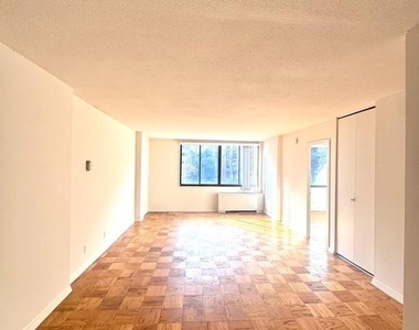 2201 L Street Nw - Photo Thumbnail 1