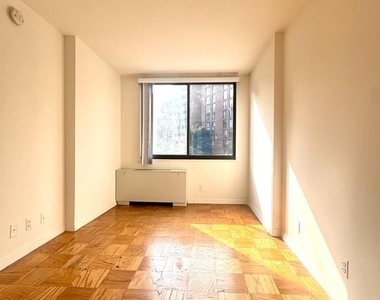 2201 L Street Nw - Photo Thumbnail 5