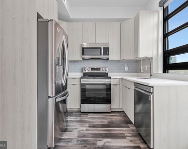 506 H Street Ne - Photo Thumbnail 1