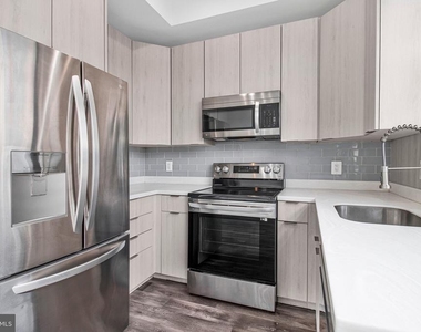 506 H Street Ne - Photo Thumbnail 1