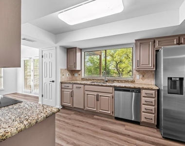 6603 Whitemarsh Valley Walk - Photo Thumbnail 8
