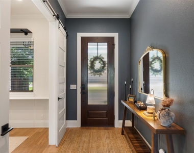 1410 Hart St - Photo Thumbnail 8