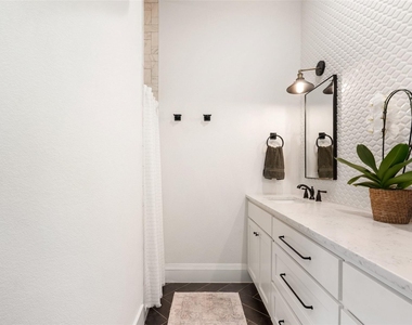 1410 Hart St - Photo Thumbnail 28