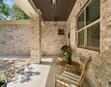 1410 Hart St - Photo Thumbnail 4