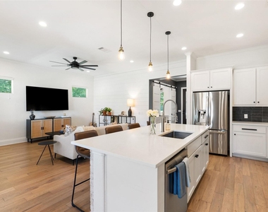 1410 Hart St - Photo Thumbnail 21