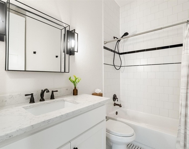 1410 Hart St - Photo Thumbnail 12