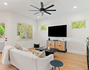 1410 Hart St - Photo Thumbnail 16