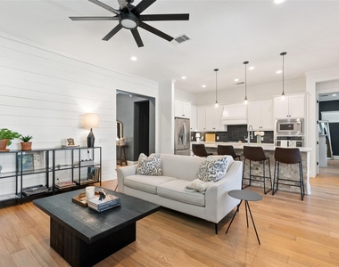 1410 Hart St - Photo Thumbnail 18