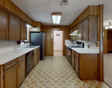 150 Rosa Lee Ln - Photo Thumbnail 6