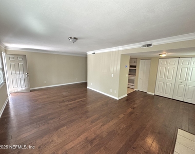 100 Fairway Park Boulevard - Photo Thumbnail 2