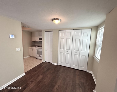 100 Fairway Park Boulevard - Photo Thumbnail 6