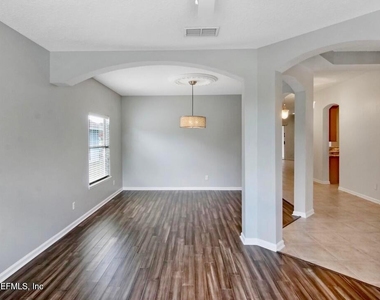 202 Casa Sevilla Avenue - Photo Thumbnail 2