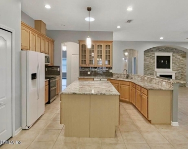 202 Casa Sevilla Avenue - Photo Thumbnail 5