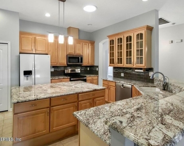 202 Casa Sevilla Avenue - Photo Thumbnail 7