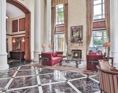 400 E Bay Street - Photo Thumbnail 51