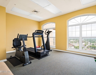 400 E Bay Street - Photo Thumbnail 18