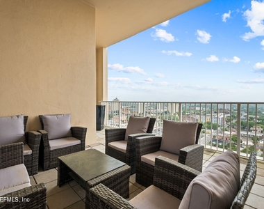 400 E Bay Street - Photo Thumbnail 48