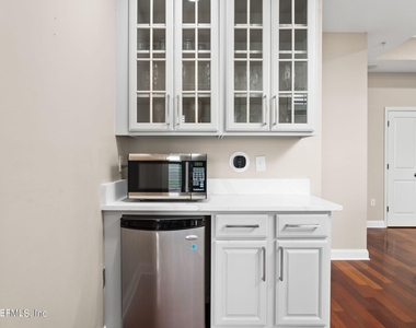 400 E Bay Street - Photo Thumbnail 43