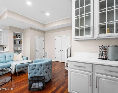 400 E Bay Street - Photo Thumbnail 45