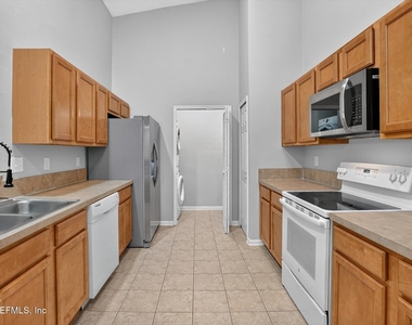 7920 Merrill Road - Photo Thumbnail 11