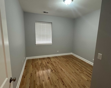 6438 N Seeley Avenue - Photo Thumbnail 10