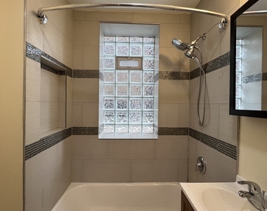 6438 N Seeley Avenue - Photo Thumbnail 13
