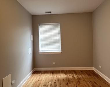 6438 N Seeley Avenue - Photo Thumbnail 11