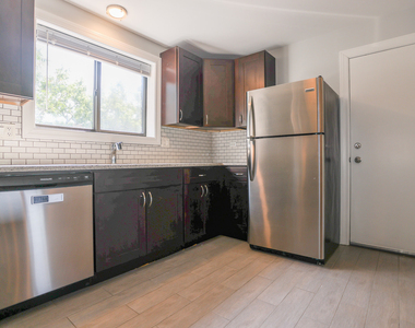 6807 N Ridge Boulevard - Photo Thumbnail 1