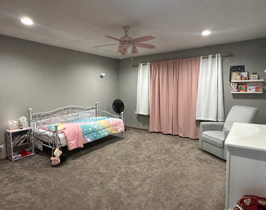 4469 W Roundstone Way - Photo Thumbnail 1