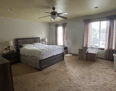 4469 W Roundstone Way - Photo Thumbnail 2