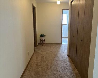 4469 W Roundstone Way - Photo Thumbnail 8