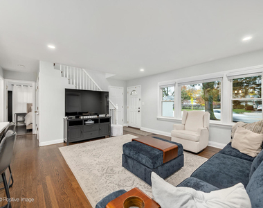 4224 Main Street - Photo Thumbnail 5